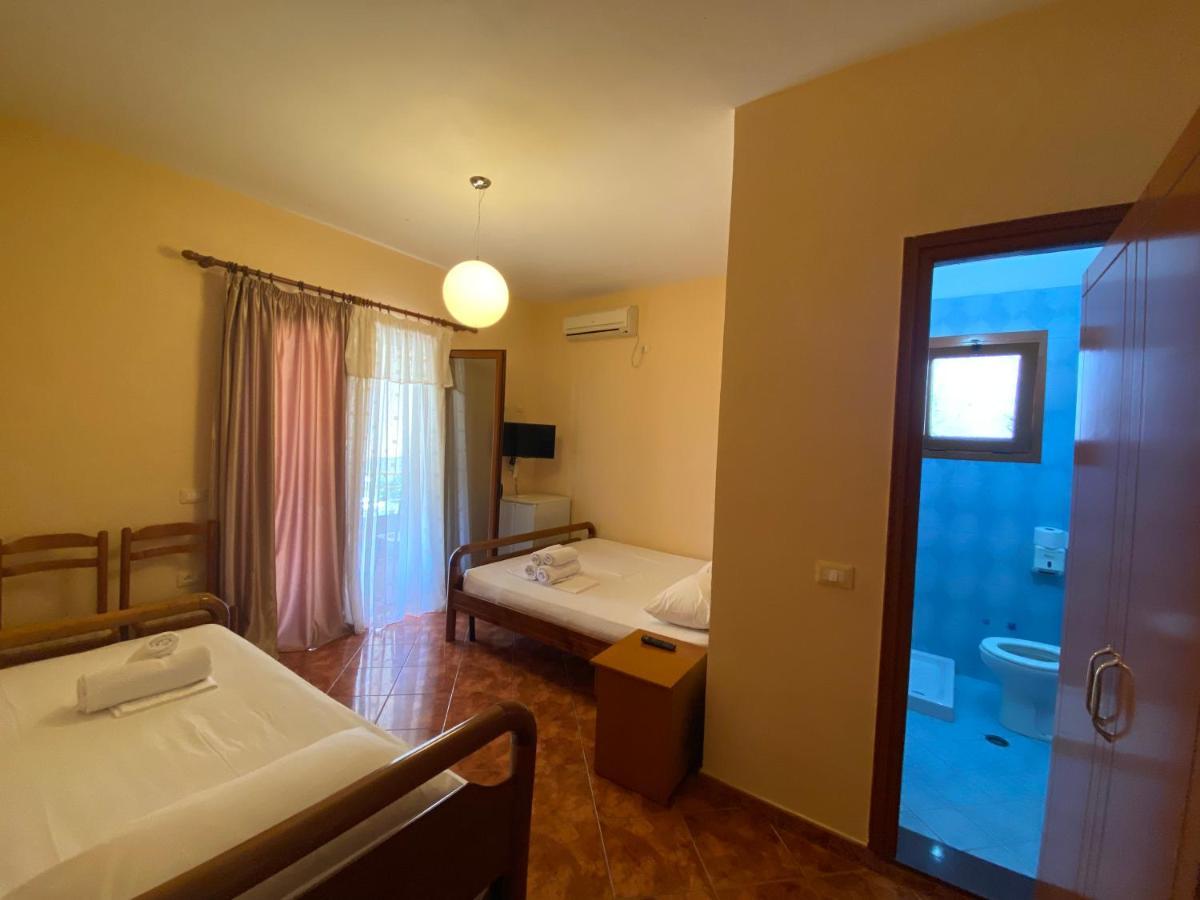 Maria Rentals Radhimë Exterior foto